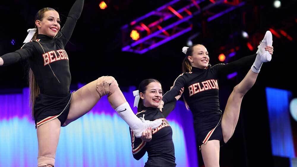 cheerleaders amberaerts2b