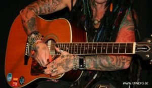 Dilana gitaar 001
