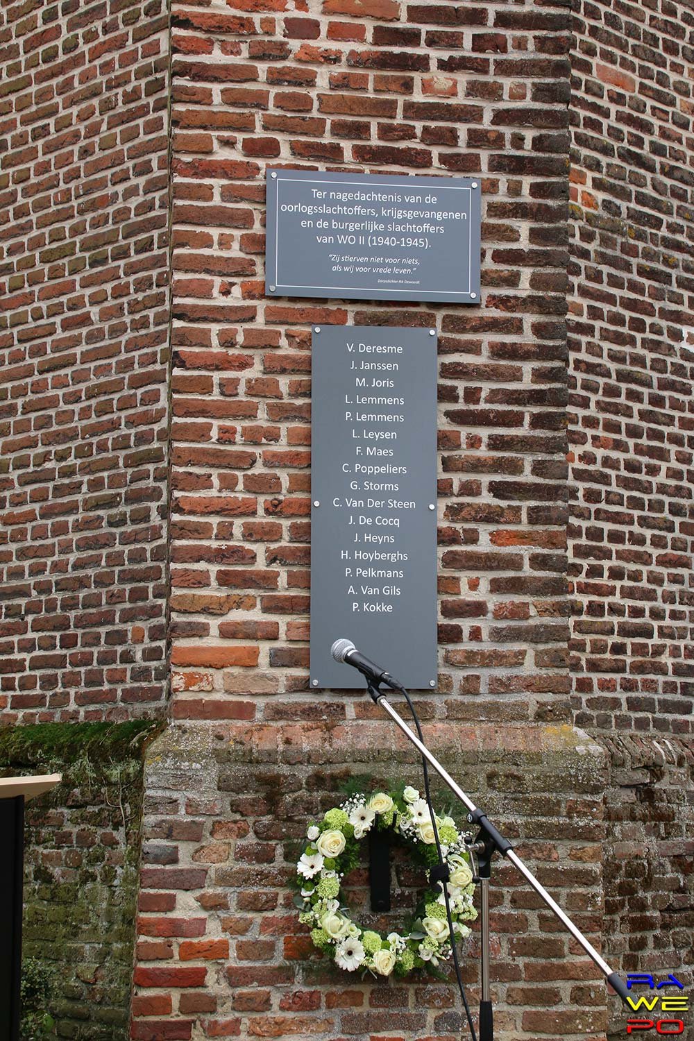onthulling gedenkplaat slachtoffersWO2 5