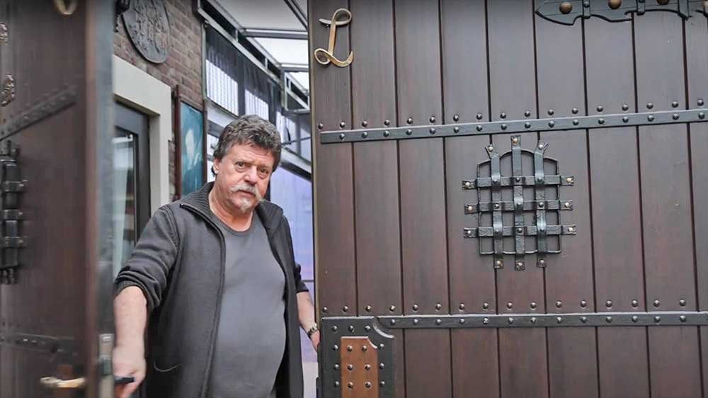 lou kraaienbrink deur