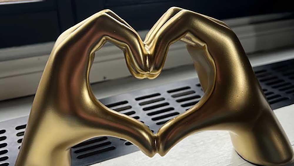 golden hands