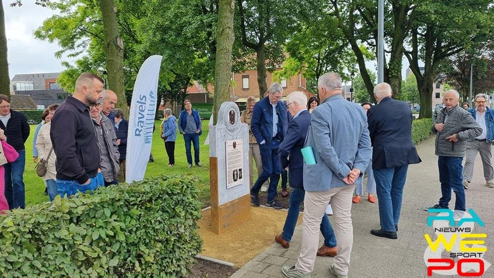 monument deken adams1