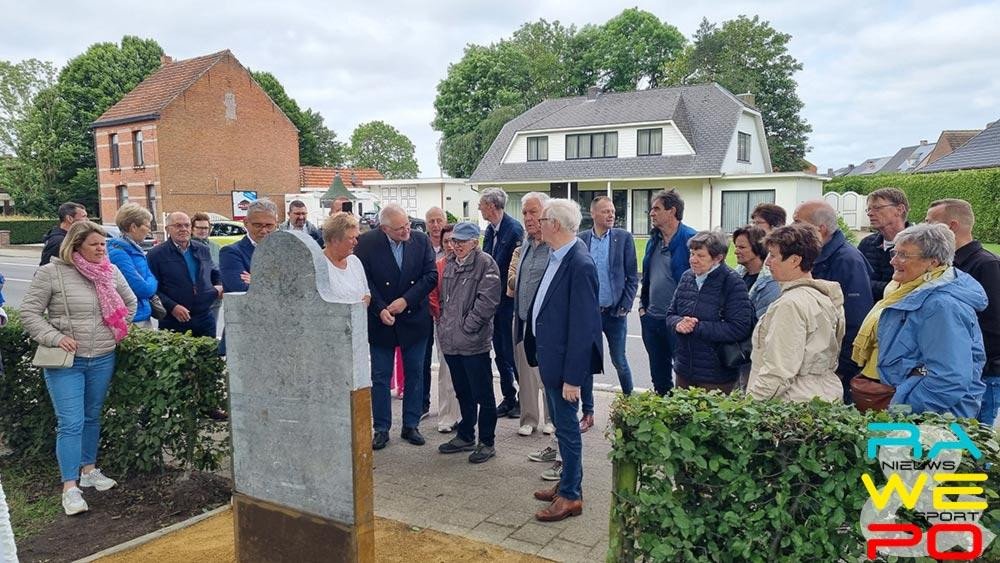 monument deken adams2