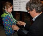 Medaille-uitreiking door_Koen_Rombouts_schepen_van_sport-800